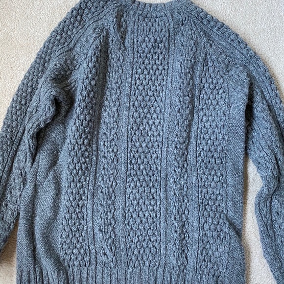 Forever 21 sweater - Picture 4 of 4